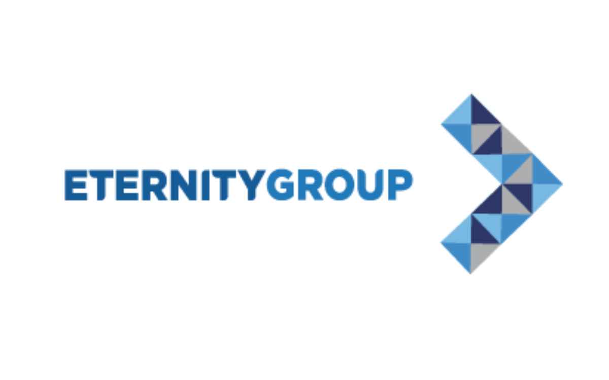 Vemos el logo de la empresa Eternity Group, en referencia a las empresas de logística y transporte de México.